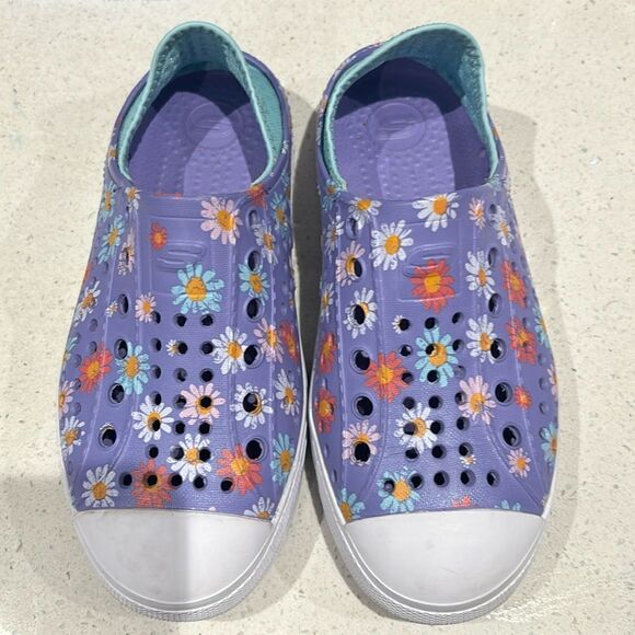HOST PICK Skechers water shoes size 13 floral pattern - Picture 1 of 6